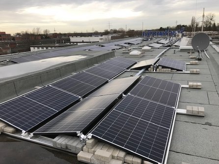 Solaranlage auf dem Dach der Stadtwerke Ratingen 02