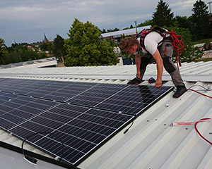 Solaranlage auf dem Hochregal der Stadtwerke Ratingen